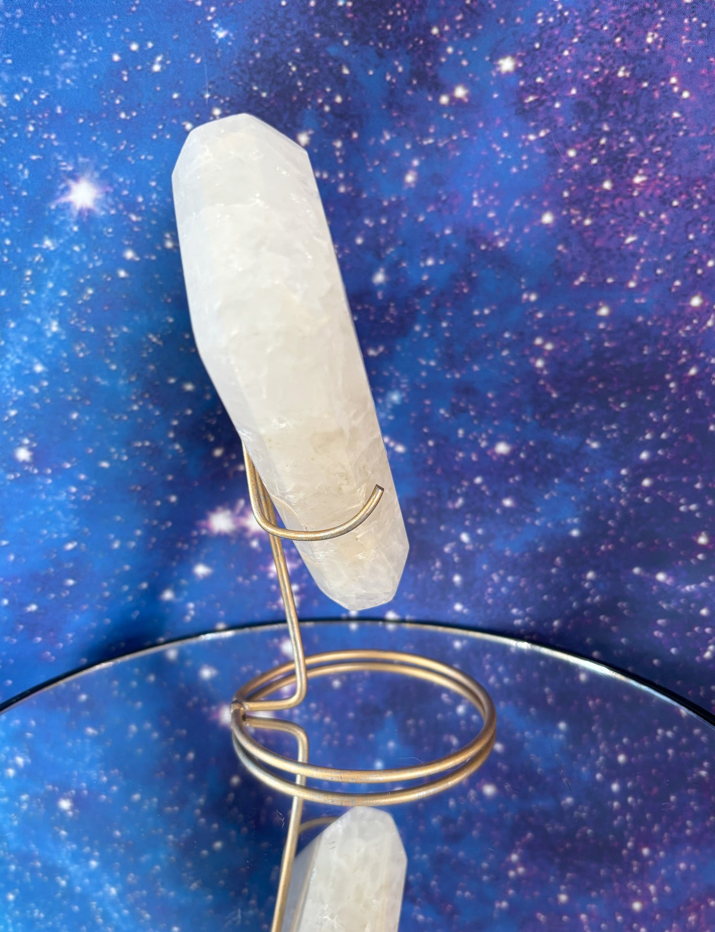 Druzy White Agate Diamond On Stand