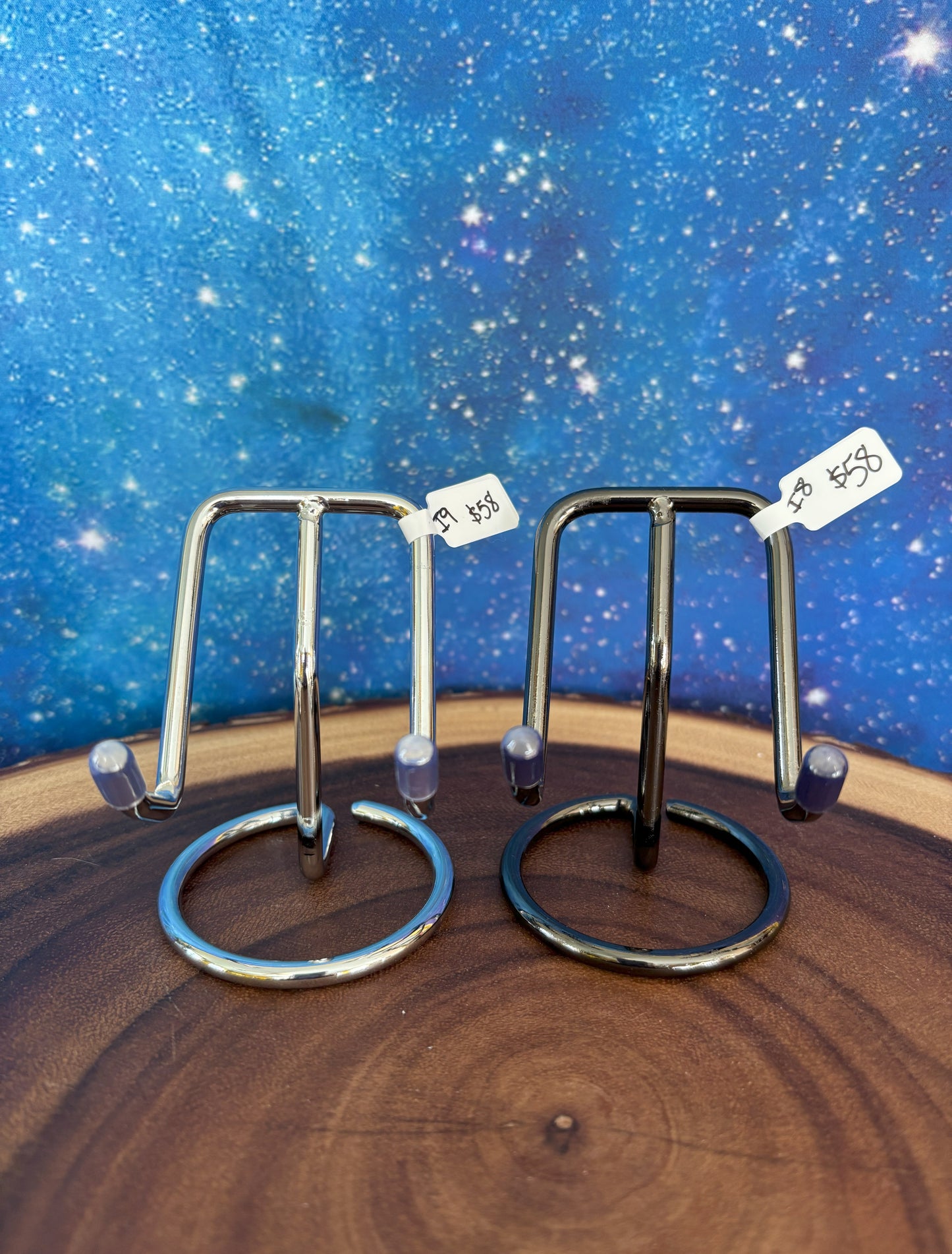 2 prong moon stand