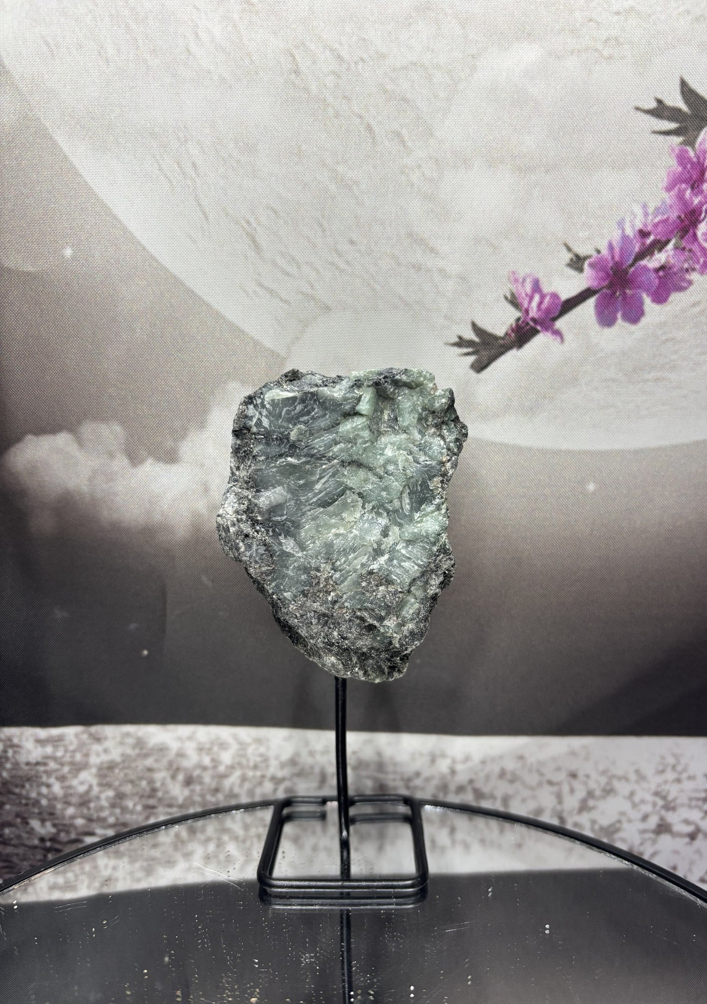 Emerald on Stand