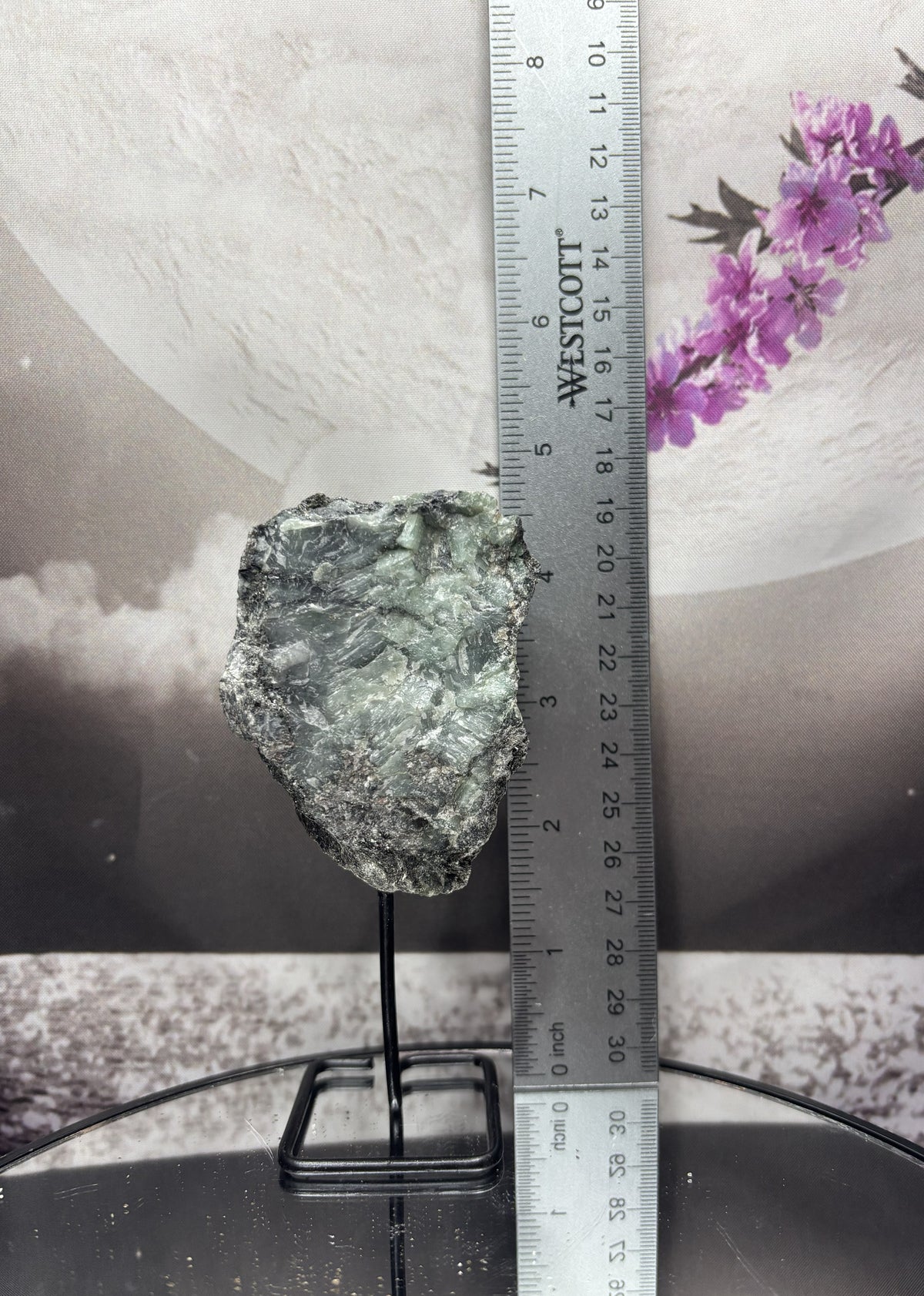 Emerald on Stand